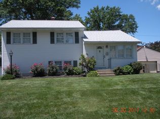 1018 Gallery Rd, Wilmington, DE 19805