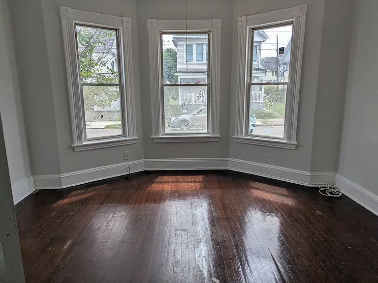 377 Berkshire Ave — Photo 1