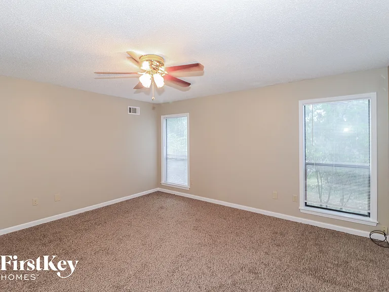 8418 Chippingham Dr — Photo 11