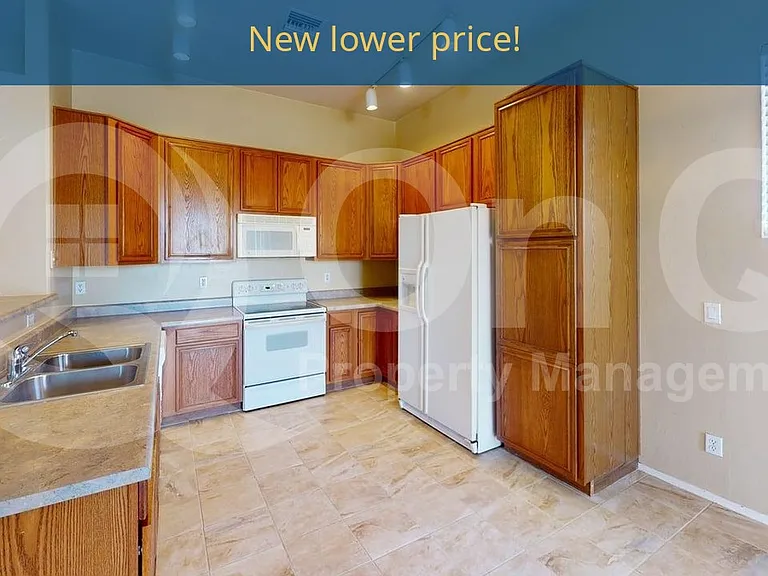 100 N Desert Stream Dr — Photo 1