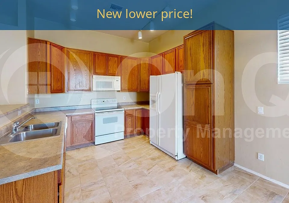 100 N Desert Stream Dr