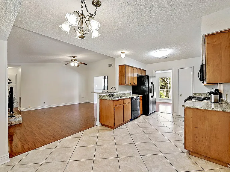 3707 Tarragona Ln — Photo 19