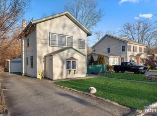 136 River Dr, Lake Hiawatha, NJ