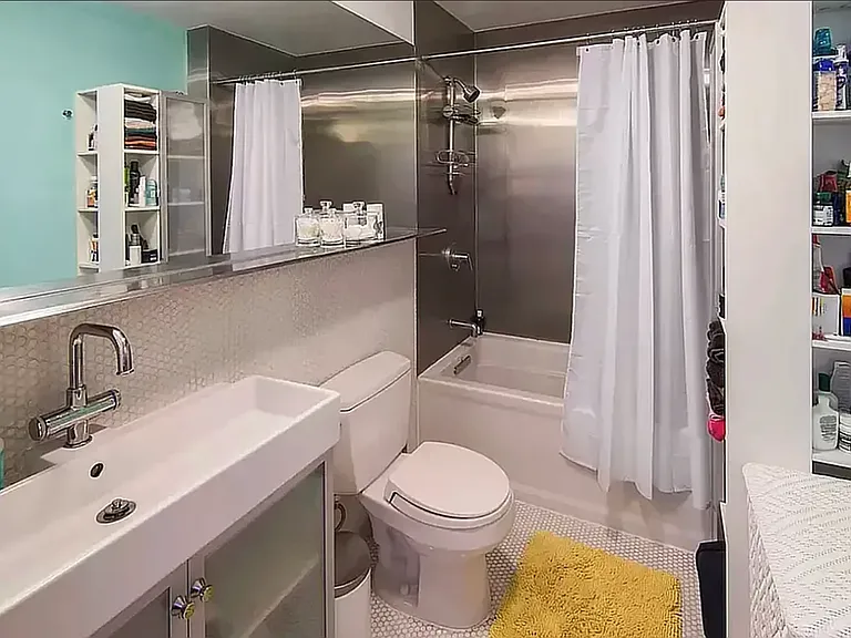 161 Roebling St #2E — Photo 7