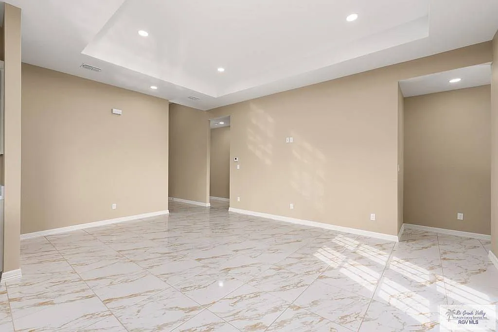 4 bed, 1837 sqft, $2,300 — Photo 3
