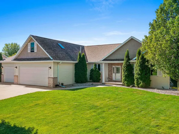 N2283 Cornhusk Dr, Greenville, WI 54942
