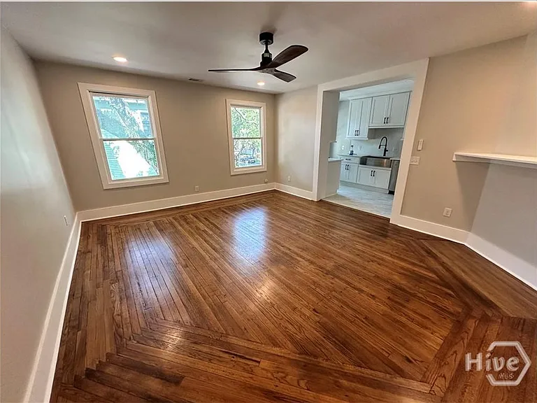 221 W Duffy St #C3 — Photo 3