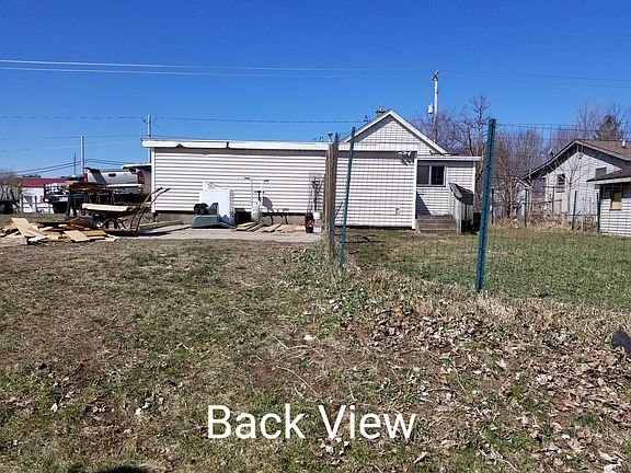 3rd image of 16906 Main St