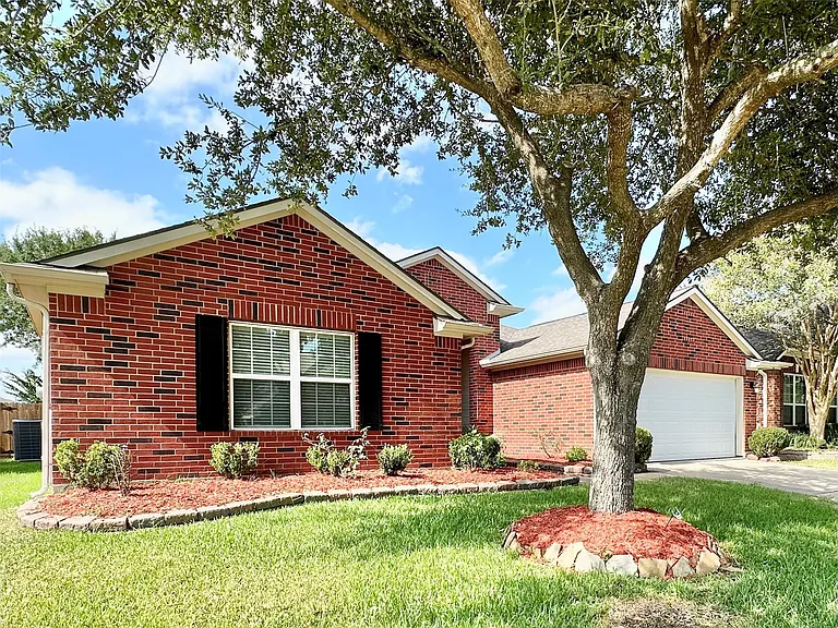 1307 Surecrop Ln — Photo 2