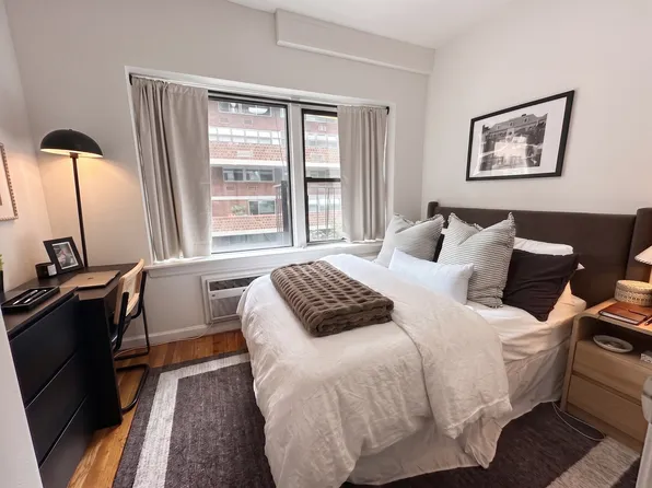 321 East 25th Street image 1 of 5