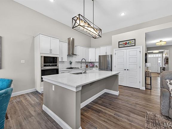 3rd image of 1036 Sandfort Farm Dr