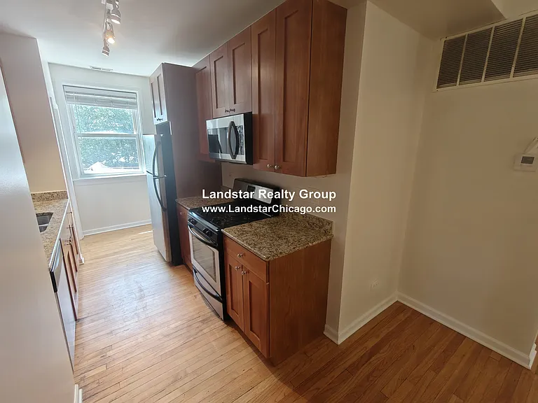 3743 W Argyle St #3 — Photo 6