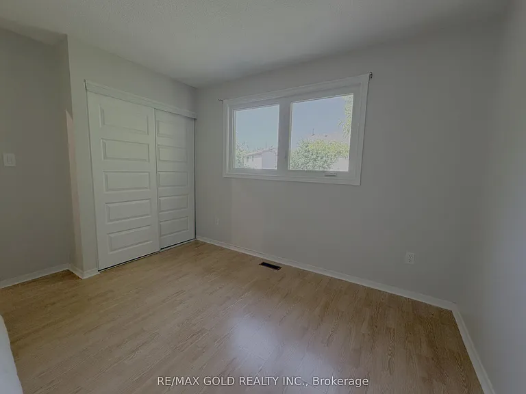 166 Harmony Rd S — Photo 11