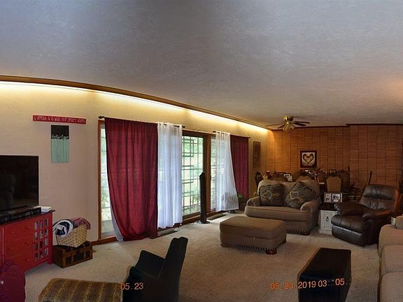 3rd image of 210 W Alameda St