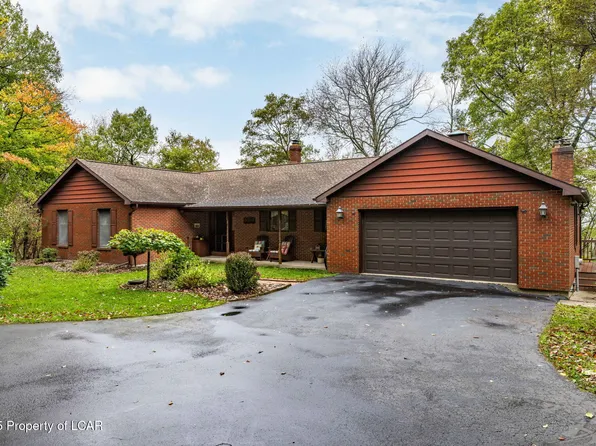 201 Skyline Dr, Hazleton, PA 18202