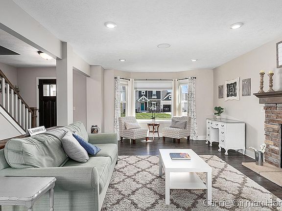 2nd image of 483 Ivy Grove North NW