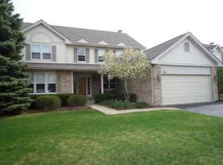 246 Montclair Rd, Vernon Hills, IL 60061