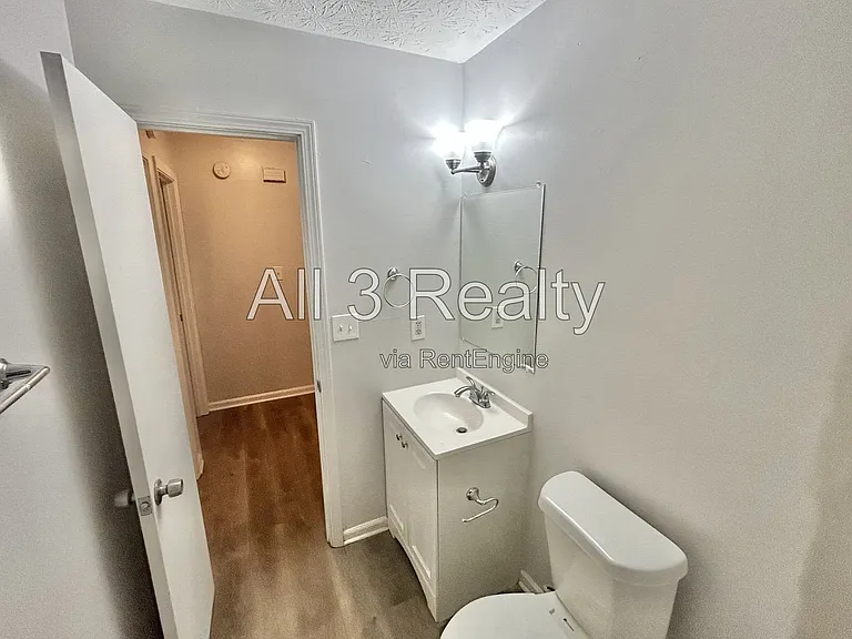 293 Rogers St — Photo 16