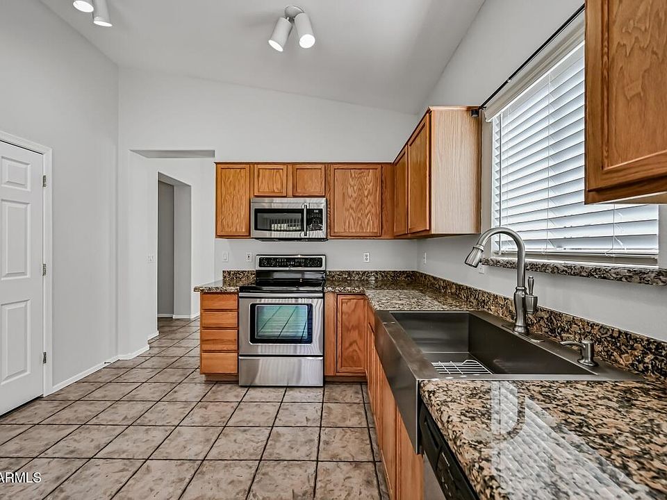 1st image of 952 S Banning Street