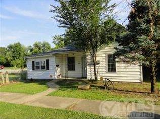 906 Poplar St, Carthage, MO 64836