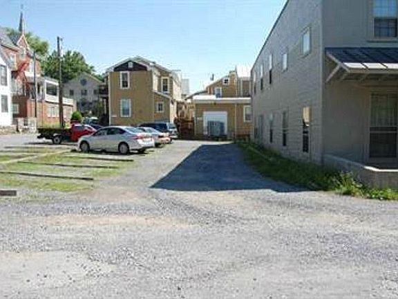 3rd image of 15 1/2 S Jefferson St APT 2