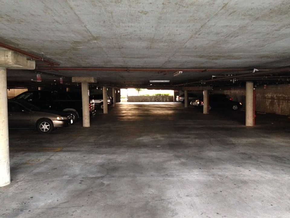 Building Photo 3