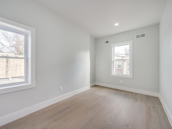 2nd image of 1903 N Taylor St