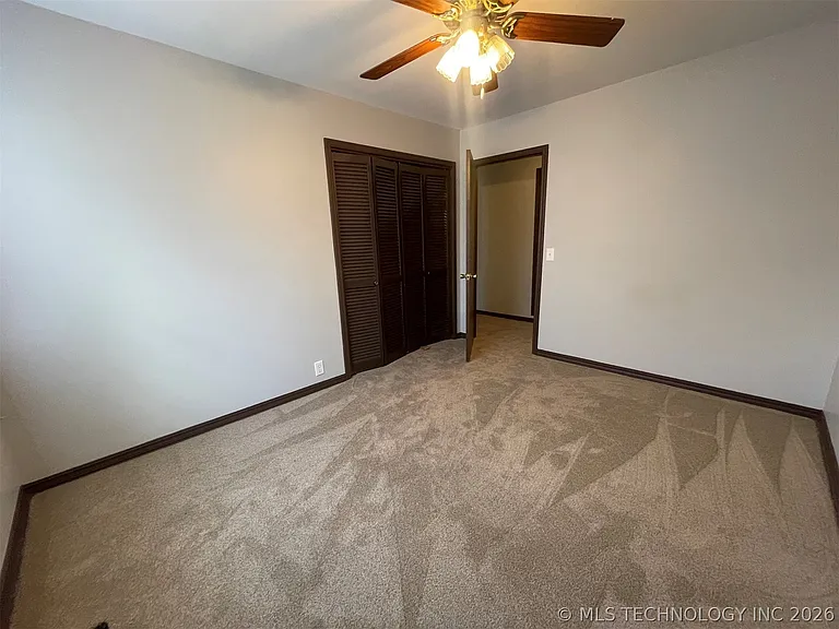 278 Hickory Dr — Photo 22