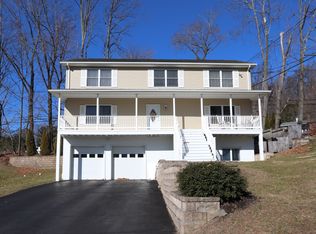 135 Lakeside Blvd, Hopatcong, NJ 07843