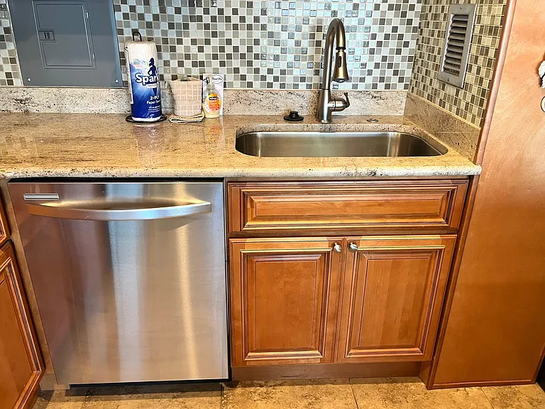 880 Mandalay Ave #802 — Photo 33