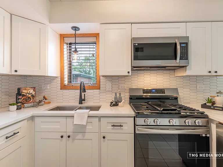 616 E 5th Ave #101 — Photo 14
