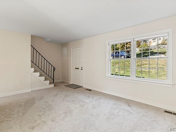 4th image of 6027 Newington Dr