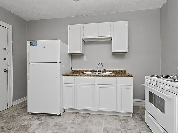 4th image of 7202-08 S Michigan Ave #67-73