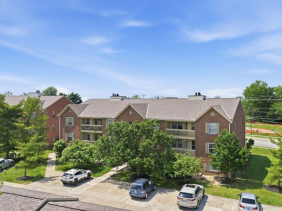 2nd image of 33 Highland Meadows Cir Suite 8