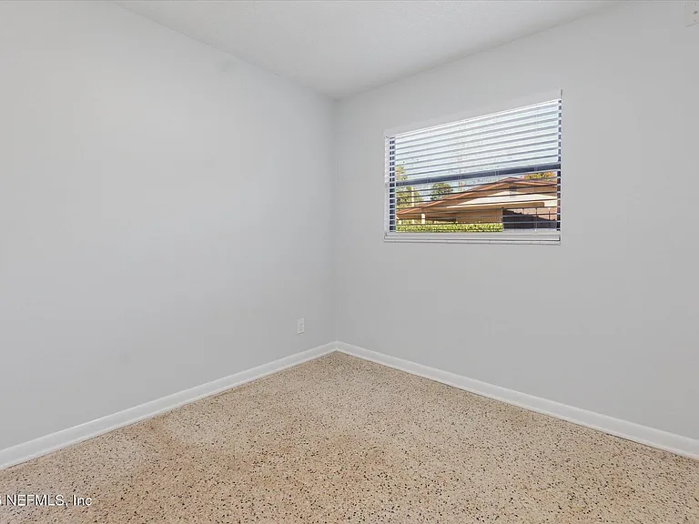 863 Westgate Dr — Photo 34