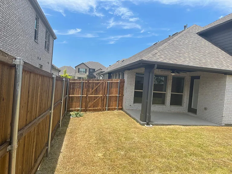 2306 Ranchwood Dr — Photo 18