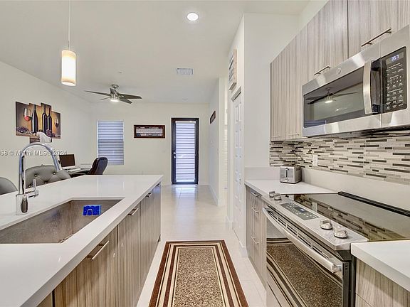 5th image of 8055 NW 104th Ave #1