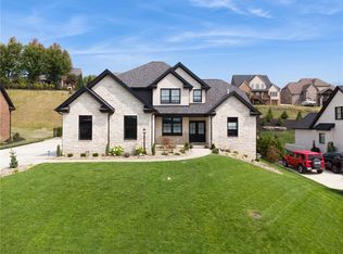 1041 Skyline Dr, Canonsburg, PA 15317