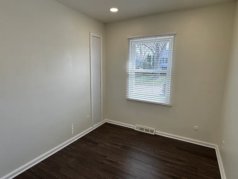 2319 Pinehurst Dr — Photo 10