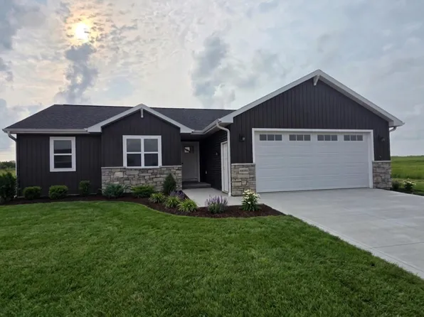W6862 McAllister Dr, Greenville, WI 54942