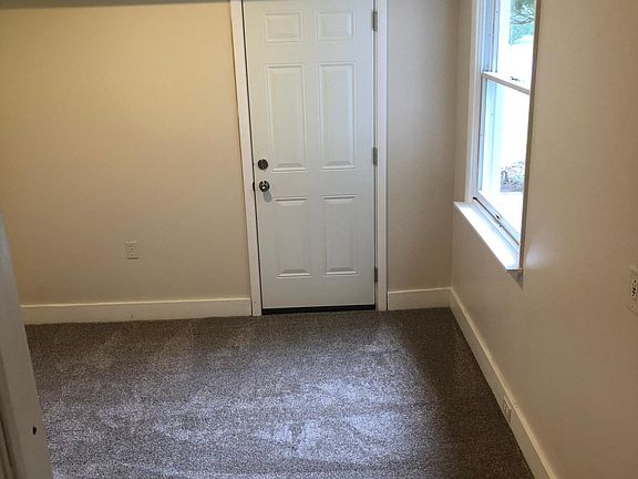 3rd image of 3229 Sherwood Dr