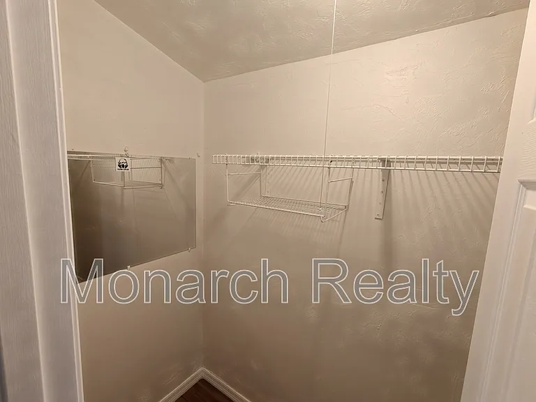 620 SW 10th Ln #4 — Photo 15