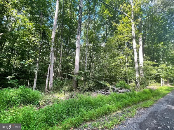 6998 Gilbeth Rd, Manassas, VA 20112