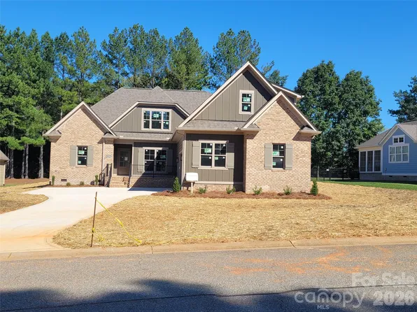 5977 Tipperary Dr, Denver, NC 28037