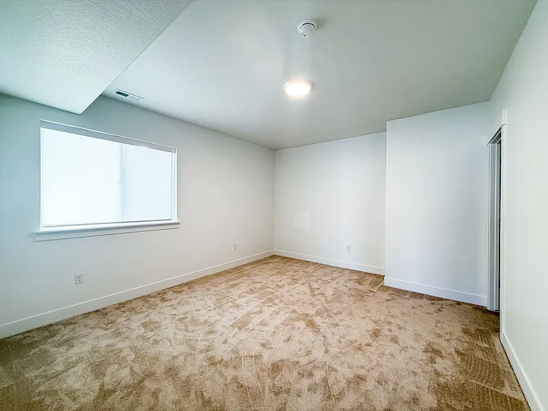 1482 W Russo Dr — Photo 31