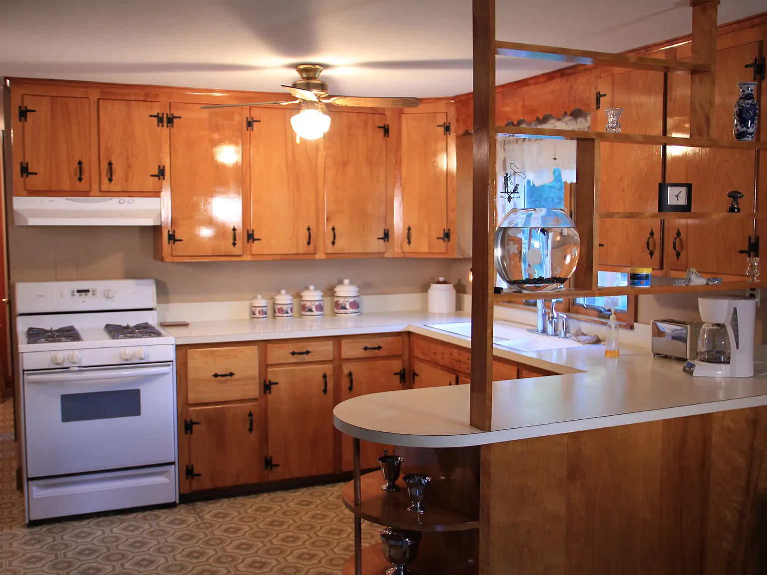 3 bed, 1196 sqft, $975 — Photo 2