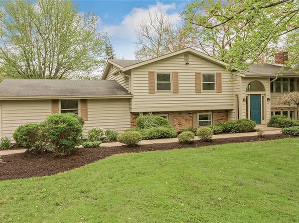 38075 Chagrin Blvd, Moreland Hills, OH 44022