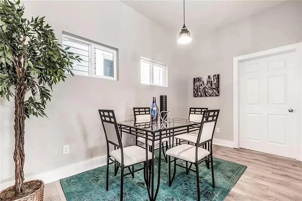 4 bed, 1669 sqft, $2,600 — Photo 4
