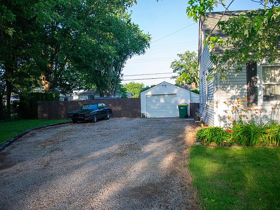 2nd image of 1543 Goffe St