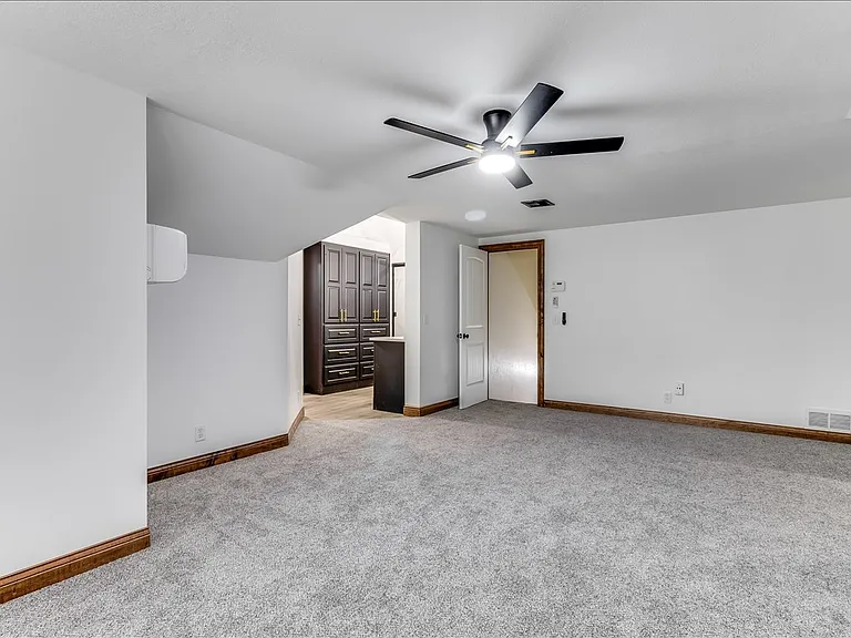 720 N Stratford Ln — Photo 29